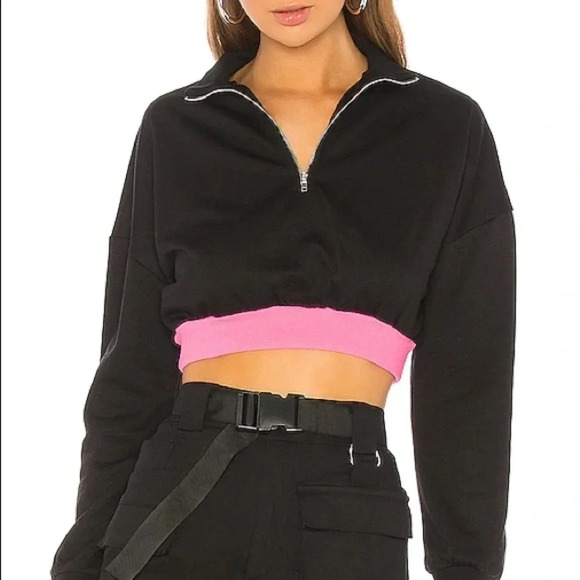 Superdown Contrast Cropped Sweatshirt in Black - Picture 1 of 9